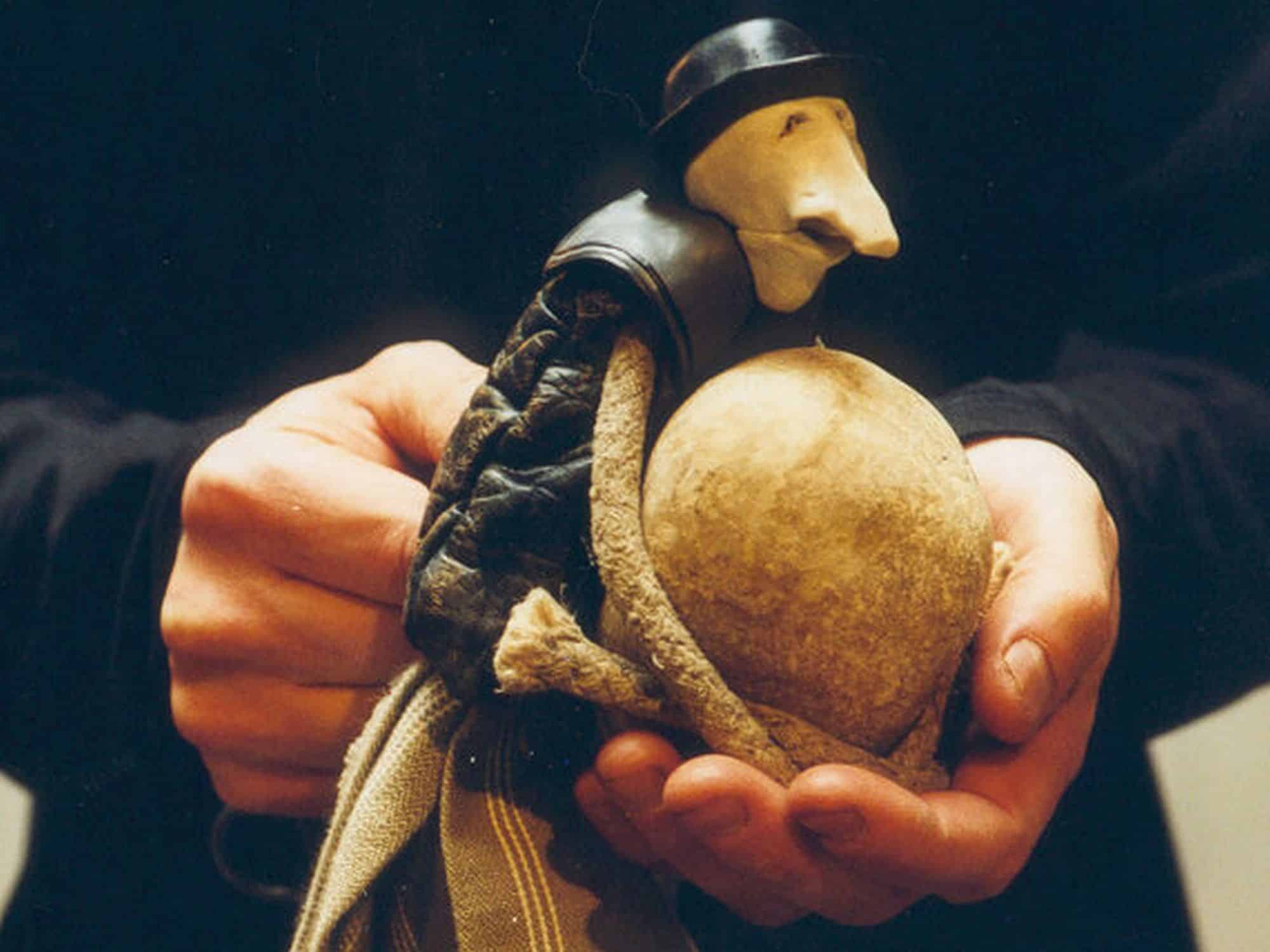 Également à découvrir lors du festival Palindrome : Deux pierres, une pièce de théâtre d'objets de la compagnie Turak. © Stéphane Negrin