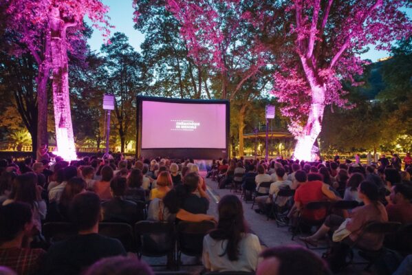 Le programme du Festival 2023 comprend notamment trois séances de projection de courts-métrages au Jardin de ville de Grenoble. © Cinémathèque de Grenoble