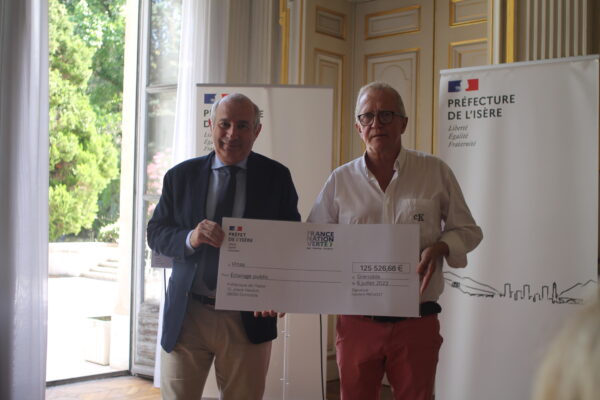 Laurent Prévost, le préfet de l'Isère et Jacky Somveille, 1er adjoint de la commune de Vinay © Sophie Eymard - Place Gre'net