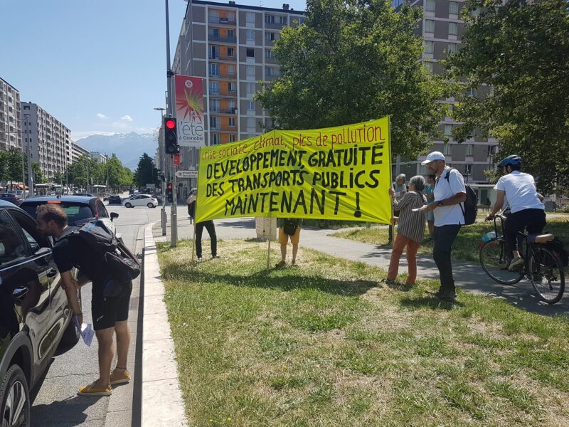 Manifestation anti-ZFE Crit'air à Grenoble, organisée par Stop Crit'air et le collectif pour la gratuité dans les transports en commun, vendredi 7 juillet 2023 © Séverine Cattiaux - Place Gre'net