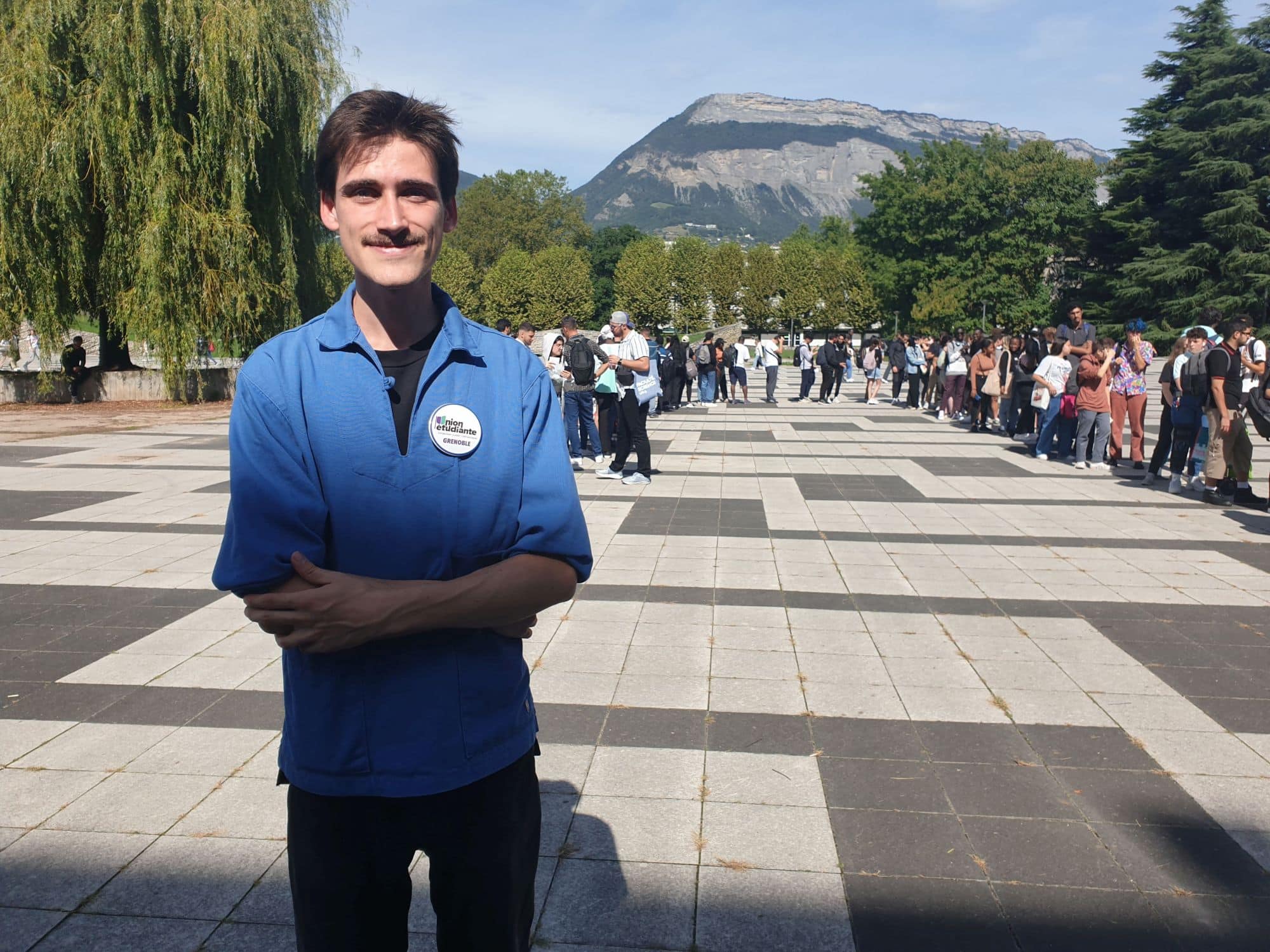 Secrétaire de l'Union des étudiant.e.s de Grenoble, Robinson Rossi témoigne de la précarité croissante chez les étudiants. © Martin de Kerimel - Place Gre'net