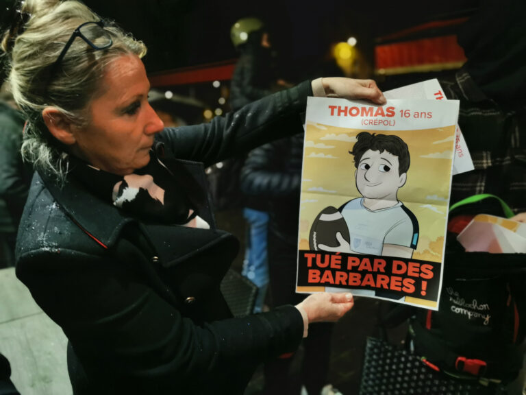 Muriel Burgaz, ex-candidate aux législative pour Reconquête, lors du rassemblement en mémoire de Thomas, tué à Crépol. © Joël Kermabon - Place Gre'net