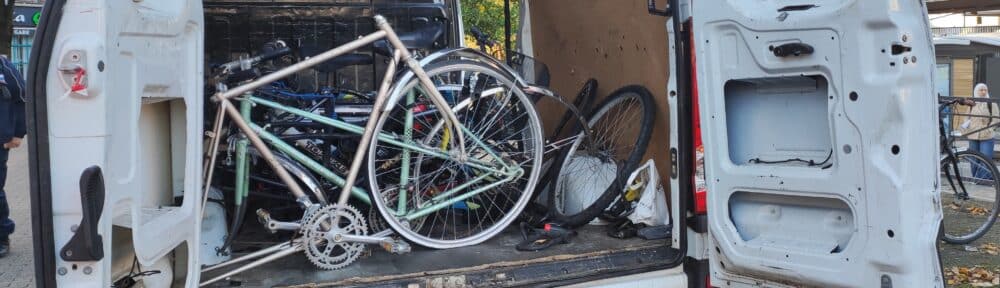 Grande opération de ramassage des épaves de vélos abandonnés sur le territoire grenoblois