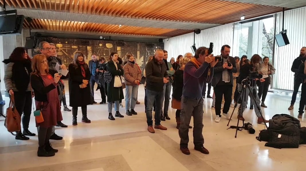 Prises de paroles contre la loi immigration, jeudi 21 décembre 2023, à l'hôtel de Ville de Grenoble, jeudi 21 décembre 2023 ©Séverine Cattiaux - Place Gre'net