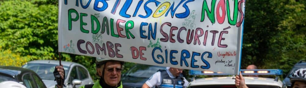 Mobilisation pour des aménagements sécurisés. Crédit Collectif pour l'aménagement cyclable de la Combe de Gières
