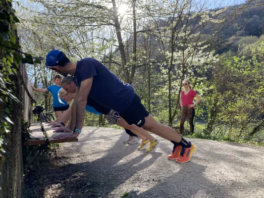 Une application gratuite pour faire du sport à Grenoble ? Elle s’appelle Form’city et recense 10 parcours de santé à pratiquer sur l’espace public en ville. © Anouk Dimitriou