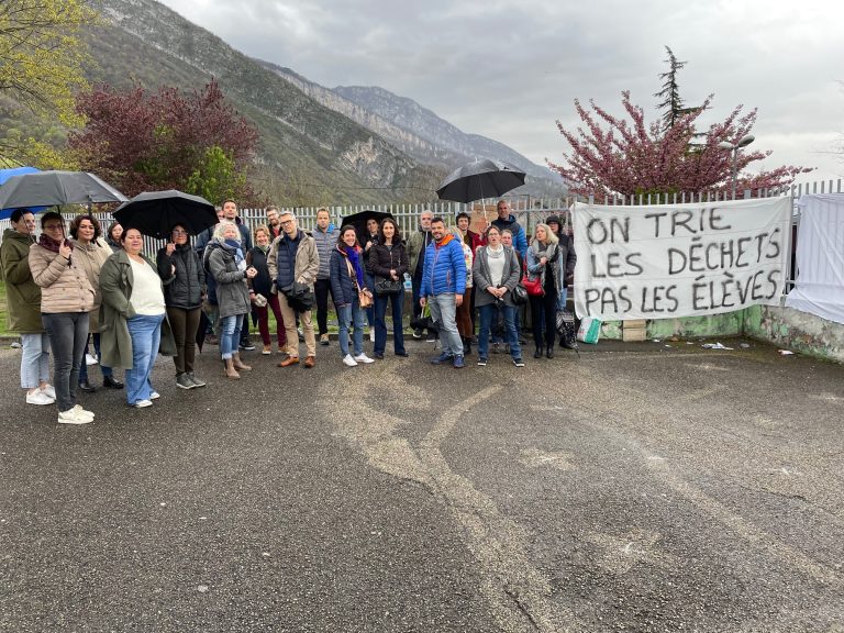 Opération "collège mort" au collège André-Malraux de Voreppe, contre les groupes de niveaux et pour plus de moyens