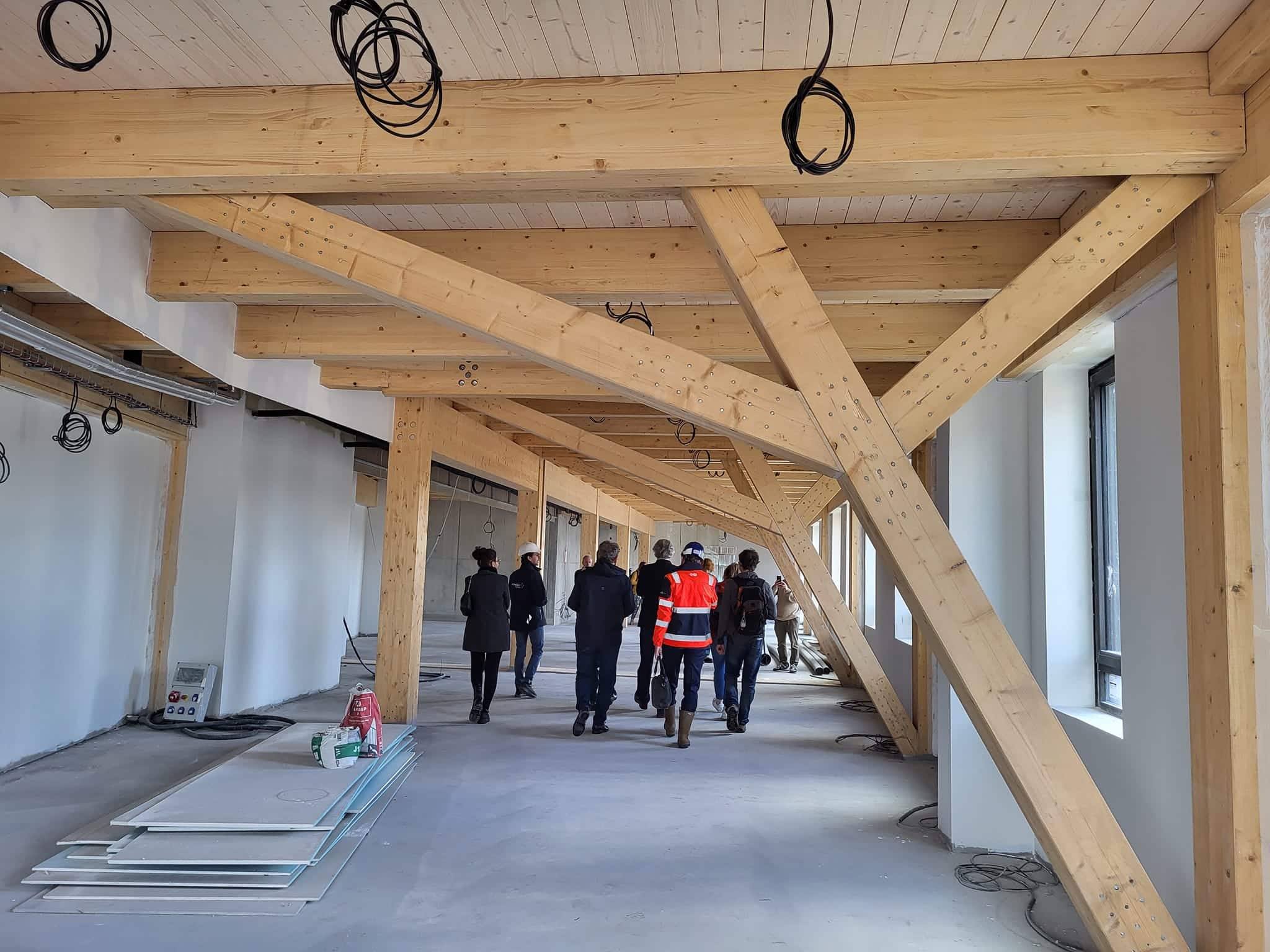 Immeuble Wood sur l'écocité Presqu'île, secteur Vercors, lundi 3 juin 2024 © Séverine Cattiaux - Place Gre'net