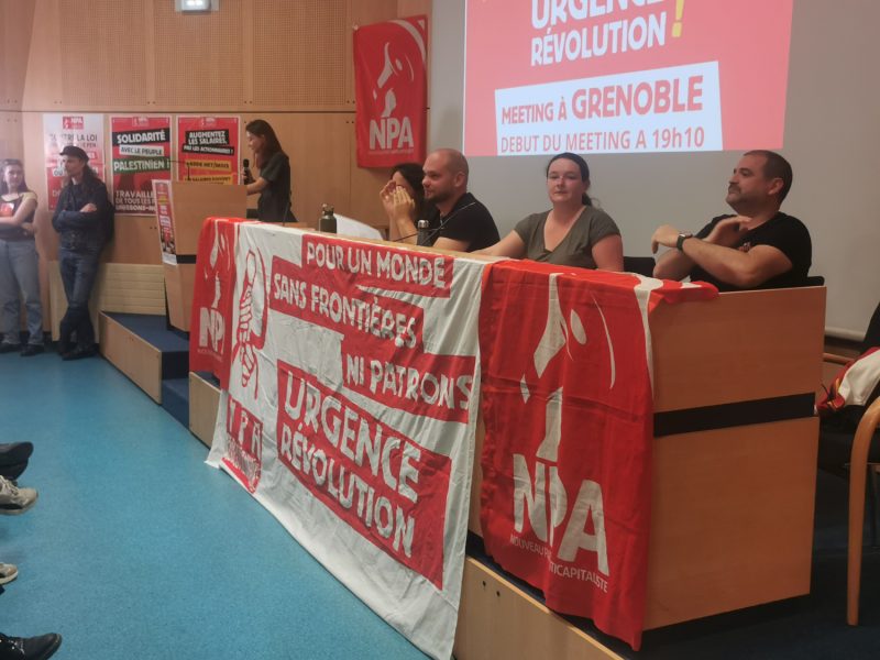 Le meeting du NPA Révolutionnaires battait son plein dans la salle de la Maison du tourisme. © Joël Kermabon - Place Grenet