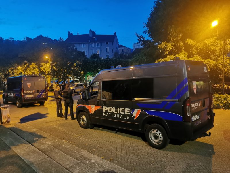 Un homme de 27 ans tué par balles quartier Villeneuve à Grenoble, au niveau du 120 galerie de l'Arlequin