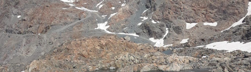Une randonnée commémorative sur le site de l'ancien glacier de Sarenne, un an après ses “obsèques”