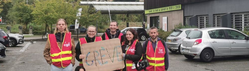 Les salariés de l'entreprise Chronodrive de Seyssinet-Pariset en grève pour leurs droits. © Joël Kermabon - Place Gre'net