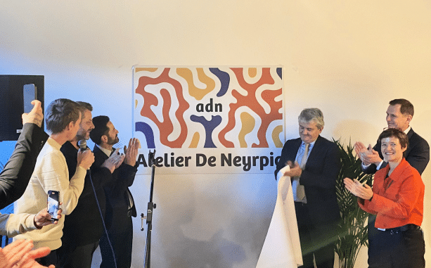Le centre Neyrpic inaugure le tiers-lieu l'ADN, dédié aux jeunes. De gauche à droite, Corentin Gautier, Pierre Labriet, David Queiros, Gabriele Fioni, Lionel Schneider et Bénédicte Corvaisier ont inauguré le tiers-lieux l'ADN ce 11 décembre 2024. © DR