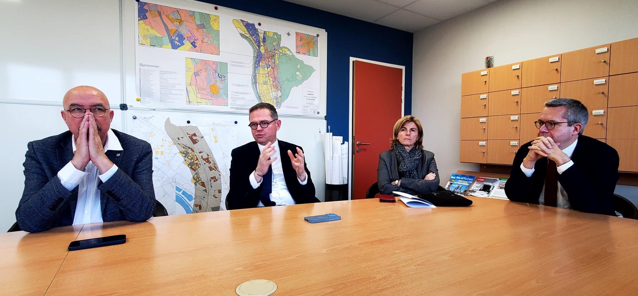 Zan. De gauche à droite Luc Remond, maire de Voreppe, Damien Michallet, Frédérique Puissat, sénateurs Les Républicains de l'Isère, et Jean-Baptiste Blanc, sénateur Les Républicains du Vaucluse © Morgane Poulet - Place Gren'et