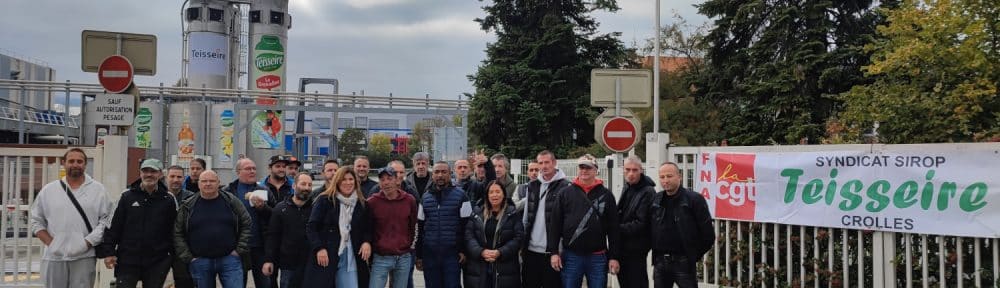 Piquet de grève devant l'usine Teisseire de Crolles. DR