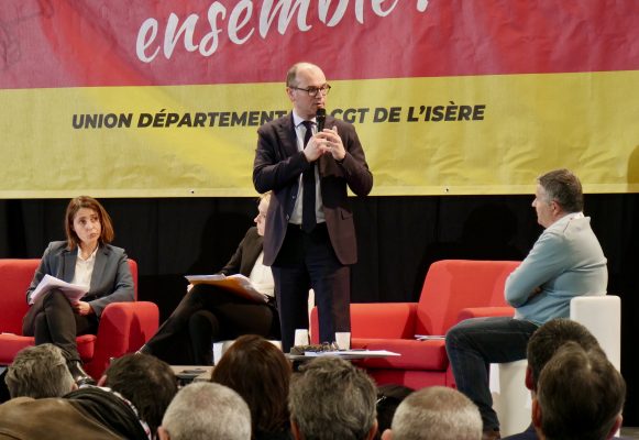 Sébastien Martin et Sophie Binet étaient présents au Pont-de-Claix pour les Assises du Made in France, jeudi 26 mars 2026. © Maureen Dufournet - Place Gre'net