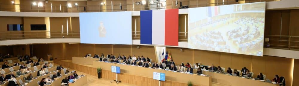 Une séance plénière de la Région Auvergne-Rhône-Alpes placée sous le signe de la "préférence régionale"