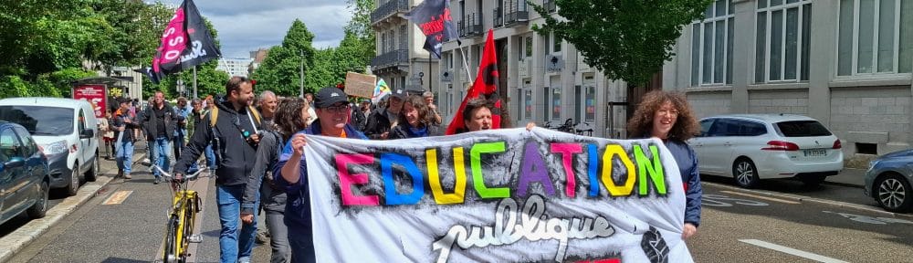 La banderole de tête de la manifestation du 5 mai 2026. © Joël Kermabon - Place Gre'net