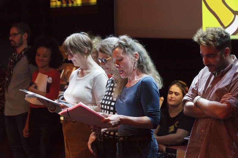 Regards croisés : le théâtre contemporain se penche sur le système capitaliste à Grenoble