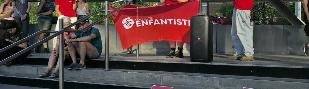 Rassemblement organisé par le Collectif enfantiste de l'Isère devant le palais de justice de Grenoble, lundi 15 juin 2026. © Joël Kermabon - Place Gre'net