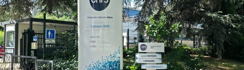L'entrée du CNRS de Grenoble. © Joël Kermabon - Place Gre'net