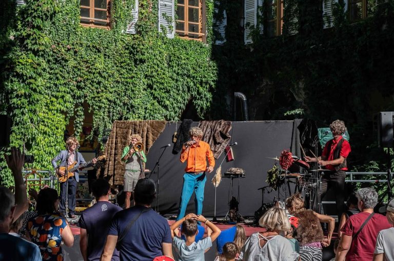 Le Festival de la Cour du Vieux-Temple de retour à Grenoble en musique et théâtre du samedi 22 au vendredi 28 août 2026