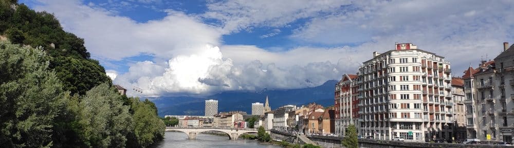 Grenoble organise sa première "balade nautique" sur l'Isère et veut "permettre des usages réguliers dans la rivière"