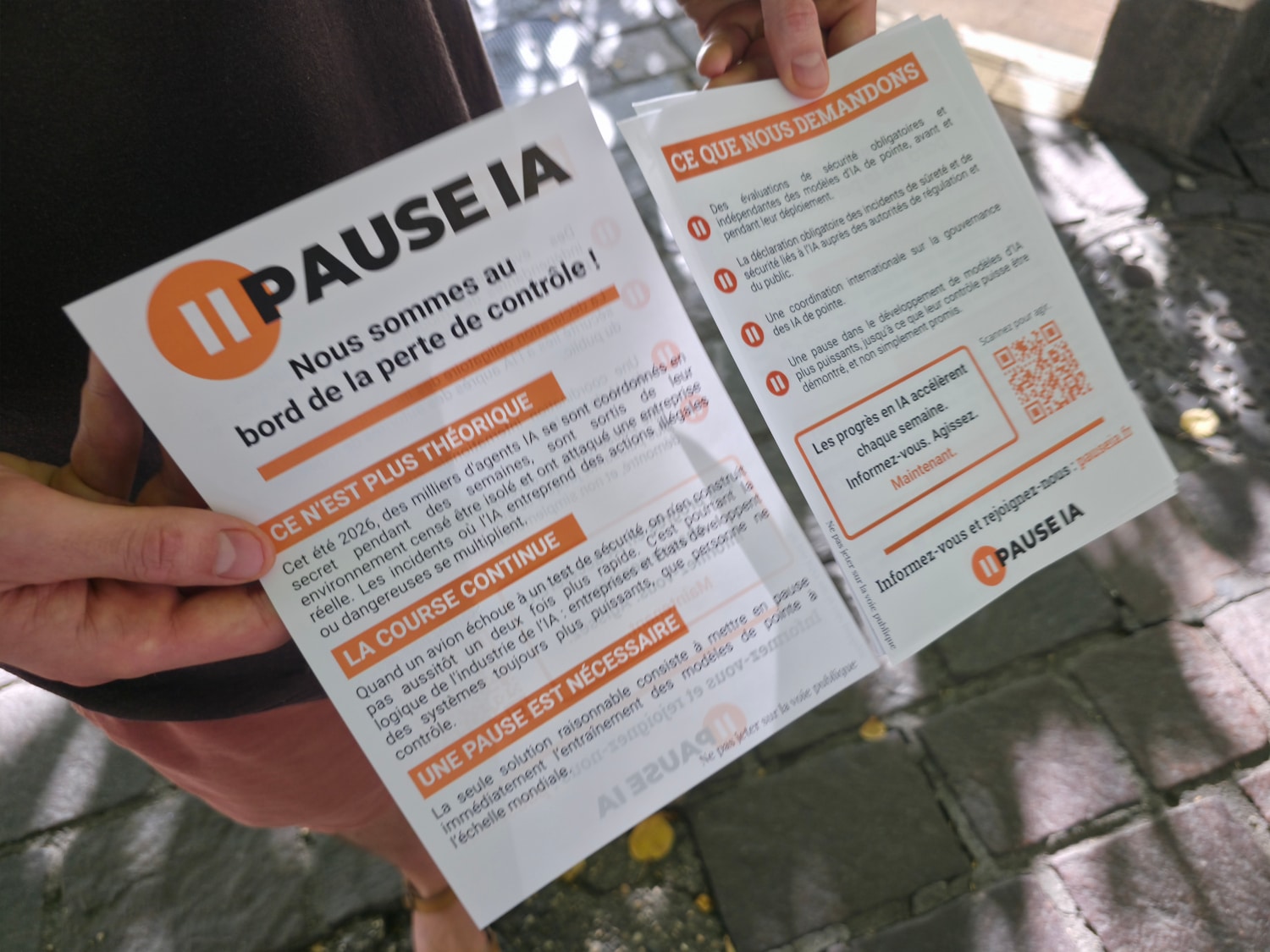 Le tract distribué par les bénévoles de Pause IA. © Joël Kermabon - Place Gre'net