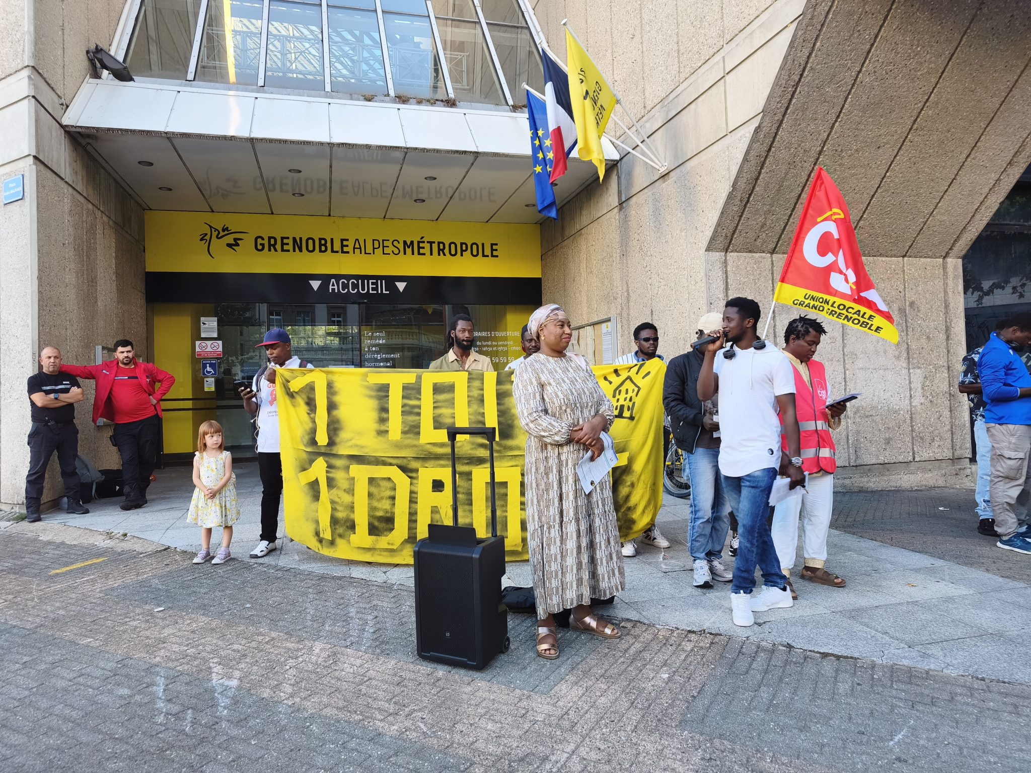 Fin de l'occupation de la Métropole de Grenoble : les occupants célèbrent une victoire, mais assurent que le combat continue