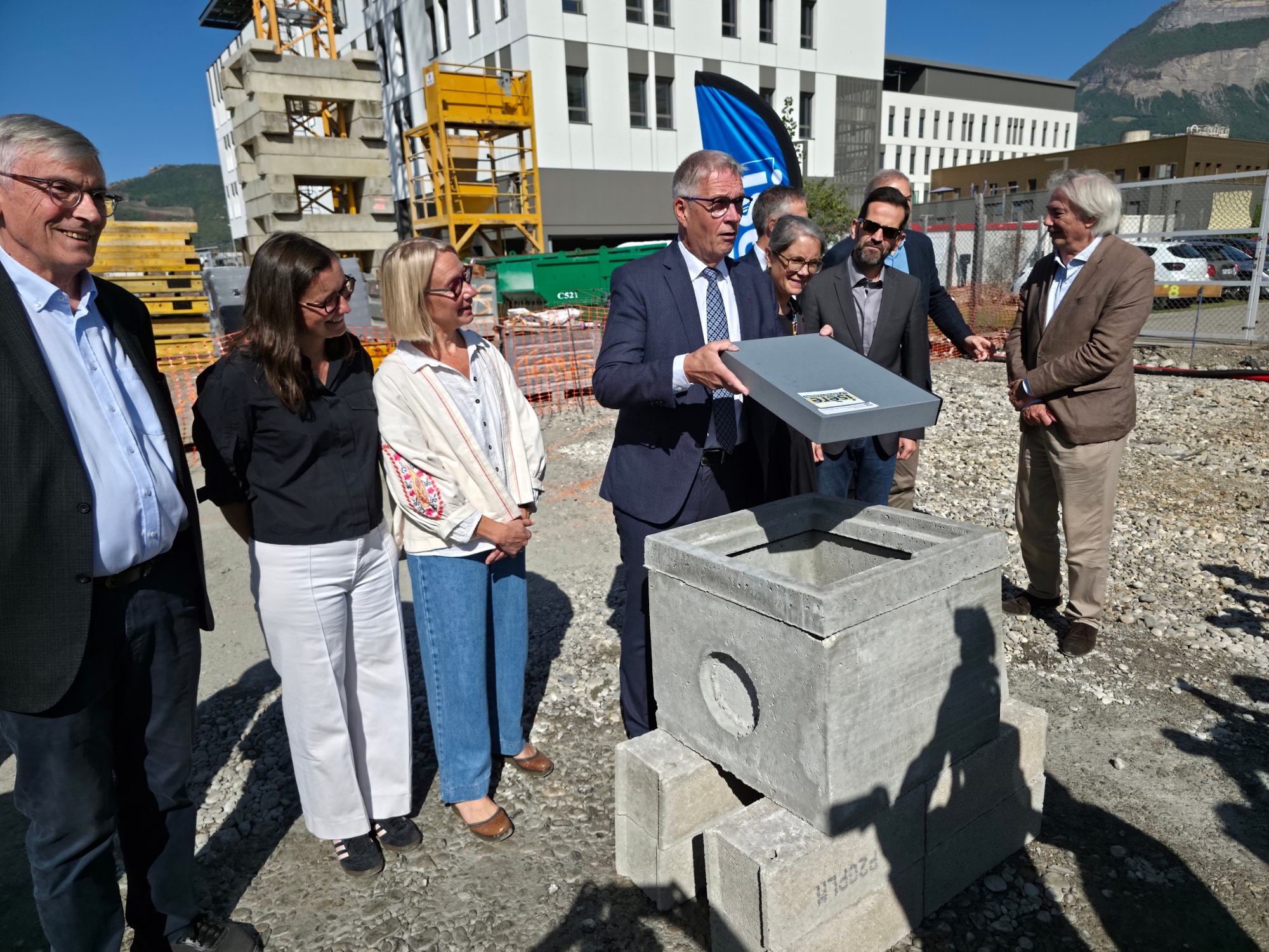 Pose de la première pierre du Pôle de conservation des musées de l'Isère, rue Georges-Perec, à Saint-Martin-d'Hères. © Joël Kermabon - Place Gre'net