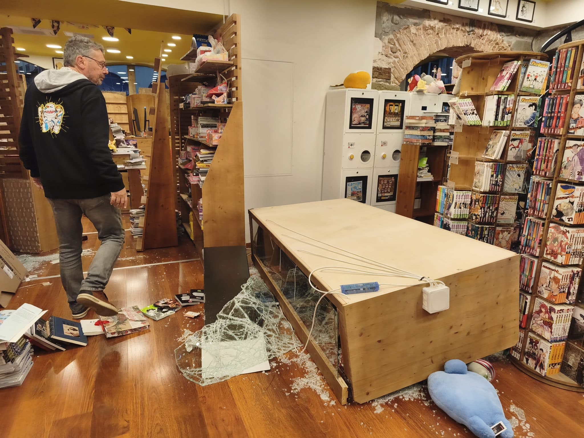 Pillages et saccages du 17 octobre à Grenoble : des commerces durement touchés, mais le désir de relever la tête