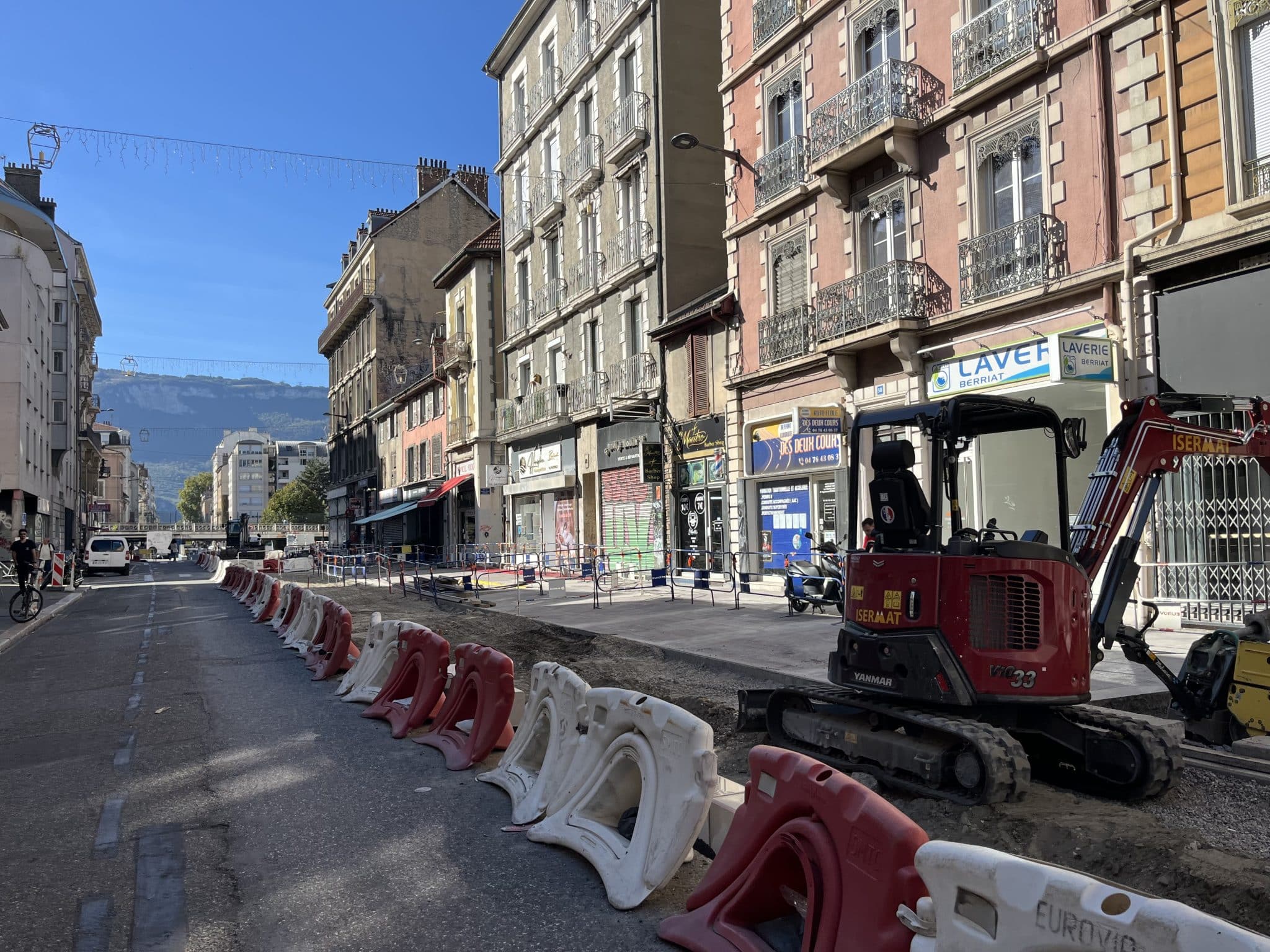Travaux de réaménagement du cours Berriat à Grenoble pour la Chronovélo, en octobre 2026. © Muriel Beaudoing - Placegrenet.fr