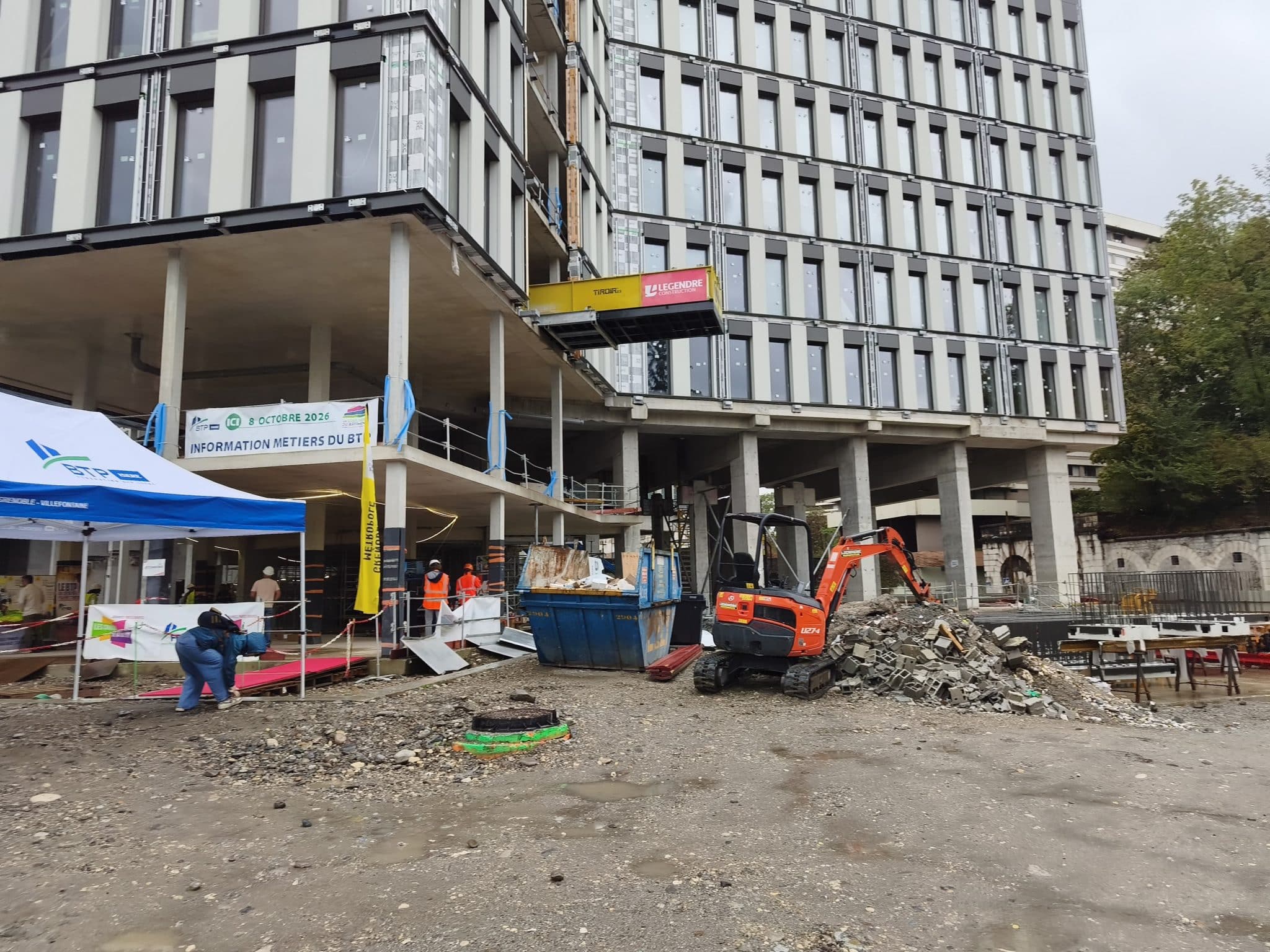 Le chantier du siège de la Métropole de Grenoble était ouvert au public le 8 octobre. © Florent Mathieu - Place Gre'net