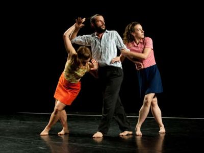 Le collectif Ès, constitué de danseurs basés à Lyon, s'installe à la Rampe d'Echirolles pour trois ans. Une résidence rythmée par plusieurs temps forts.