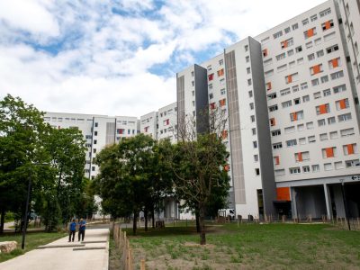 La Ville de Grenoble défend son action pour la Villeneuve contre les critiques de LFI, accusée de "trumpisme permanent"