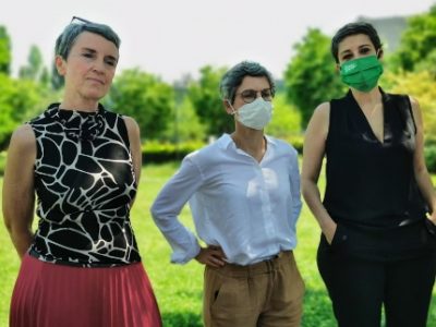 De gauche à droite, Fabienne Grébert, Sandrine Rousseau et Myriam Laïdouni-Denis. © Joël Kermabon - Place Gre'net