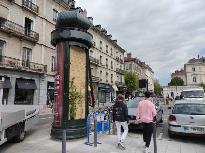 Les colonnes Morris estampillées JCDecaux de retour à Grenoble sept ans après leur disparition