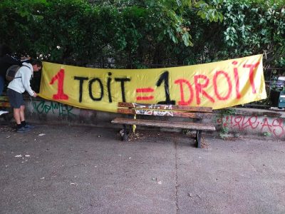 Rassemblement devant l'abri de nuit rue de Stalingrad à Grenoble pour dénoncer sa fermeture