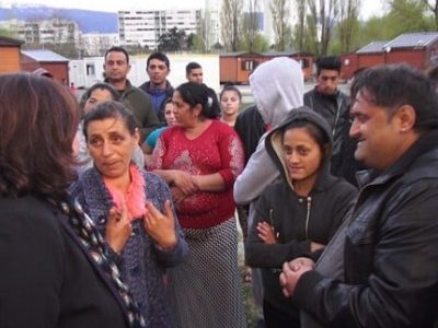 Sur le point de disparaître, Roms Action déplore le désengagement de la Région, du Département, de la Métro, de la Ville de Grenoble et d'autres communes.
