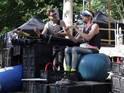 L'Espace 600 termine sa saison 2022-2023 et enchaîne presque aussitôt avec une programmation estivale, à partir du 22 juin. Avec notamment un drôle de concert, Plastic Boum Boum, le 21 juillet. © Frantz Lys
