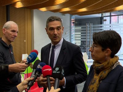 Louis Laugier, préfet de l'Isère et Amandine Demore, maire d'Échirolles ont tenu un point de presse lors de l'opération d'évacuation. © Joël Kermabon - Place Gre'net