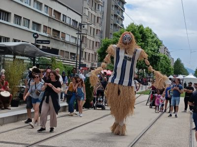 La Fête des tuiles de retour dans les rues de Grenoble pour une dixième édition... "avant sa réinvention"
