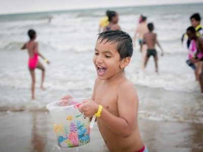 Fil Info vacances plage enfant UNE