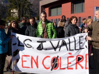 Les enseignants du collège Jules Vallès de Fontaine en grève © Anouk Dimitriou - placegrenet.fr
