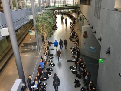 Les avocats grenoblois ont formé une haie d'honneur, afin d'accueillir les officiels présents lors de l'audience solennelle de la cour d'appel.