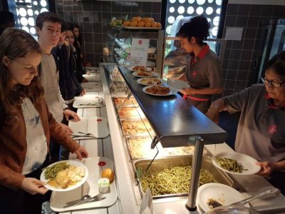 Un incident dans un restaurant universitaire du Crous, symbole du "traitement irrespectueux des étudiants"?