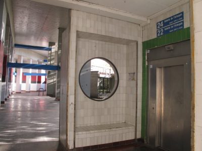 Montées au 20 Galerie de l'Arlequin, promis à la démolition. La Villeneuve, Grenoble, octobre 2017 © Séverine Cattiaux - Place Gre'net
