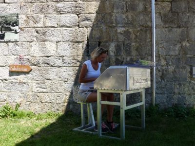Hélène Michel a installé son Fabularium en haut de la Bastille © Léo Aguesse – Place Gre’net