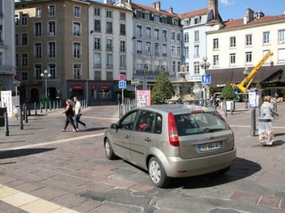 Place Grenette voiture une