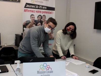 Renaud-Mikler-Delegue-Responsabilite-Societale-dEntreprise-chez-Schneider-Electric-et-Barbara-Schuman-Presidente-de-la-Mission-Locale-de-Grenoble.-Couv